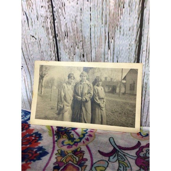 Antique Real Photo Postcard ~ 3 Sisters ~ Esther, Ruth, and Emma Harshman Early - Picture 1 of 12